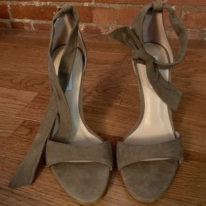 NWOT Steve Madden Strappy Suede Heeled Sandals